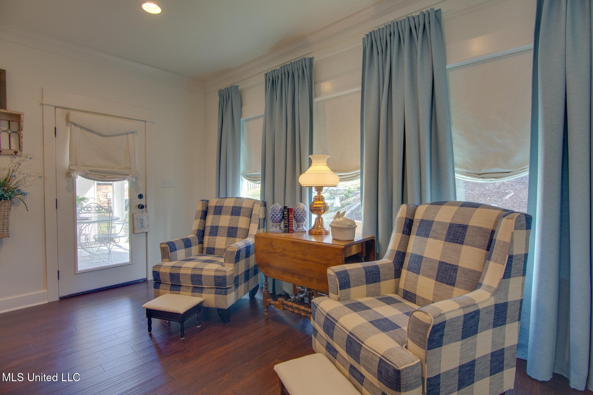 4235 Star Landing Road Nesbit, MS 38651 - Photo 9 of 30 Living Room