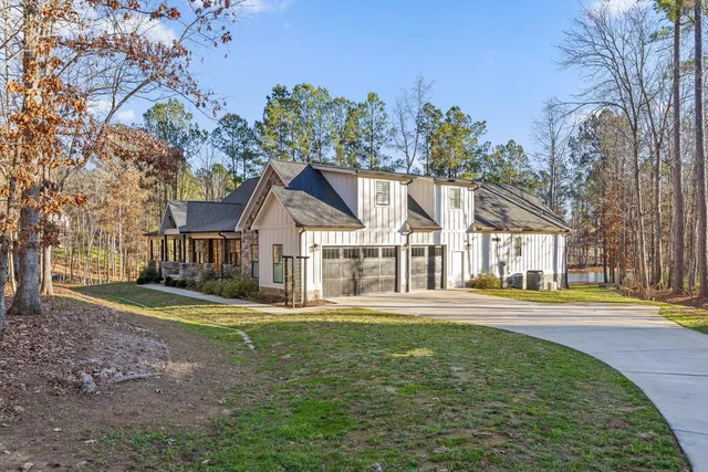 $1,175,000 | 10866 Lost Lake Circle, Ooltewah, TN 37363