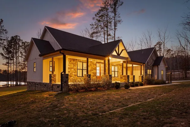 $1,175,000 | 10866 Lost Lake Circle, Ooltewah, TN 37363