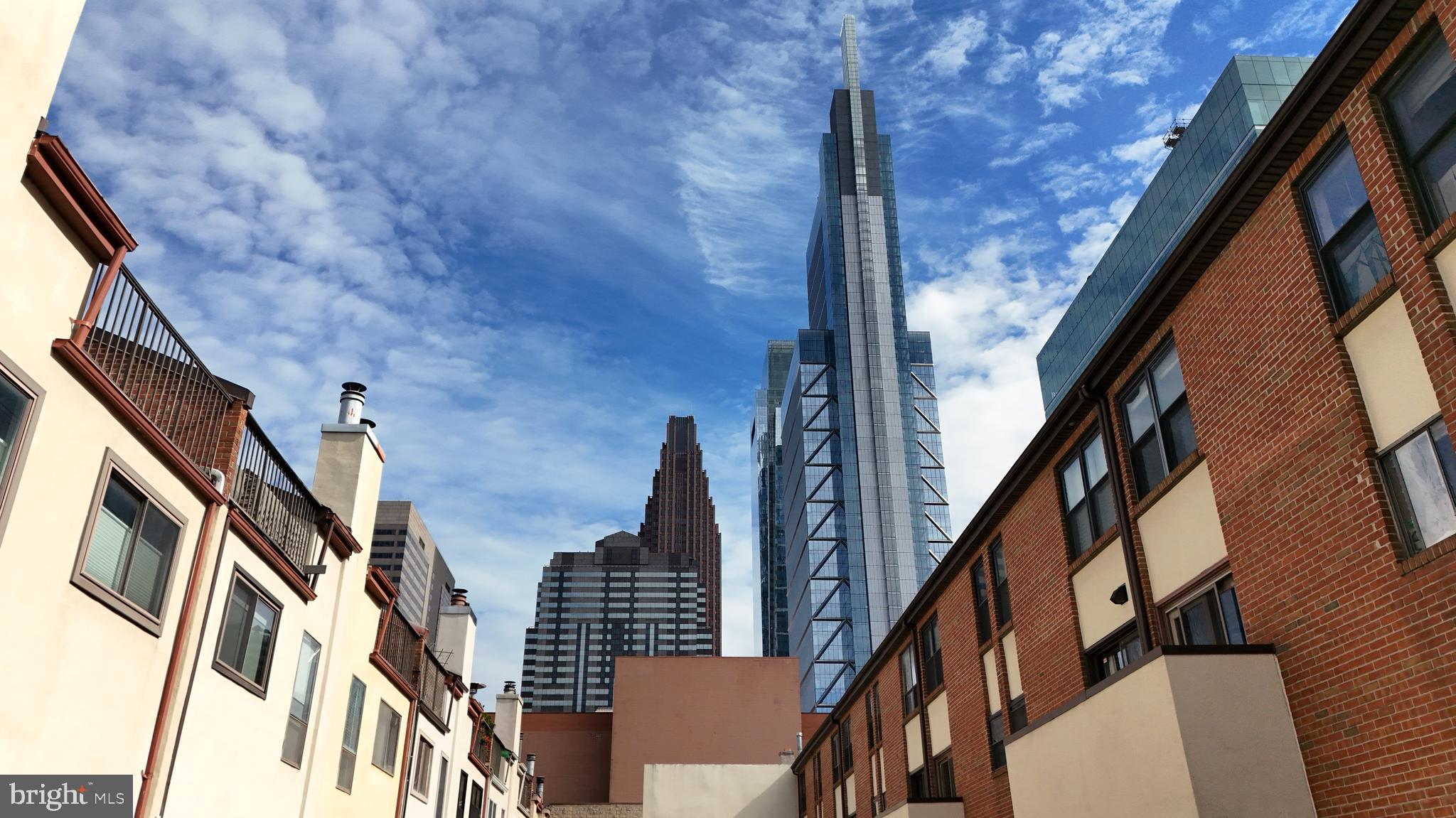 2033 Arch Street, Unit DR5L Philadelphia, PA 19103 - Photo 2 of 5 a view of an buildings from a balcony