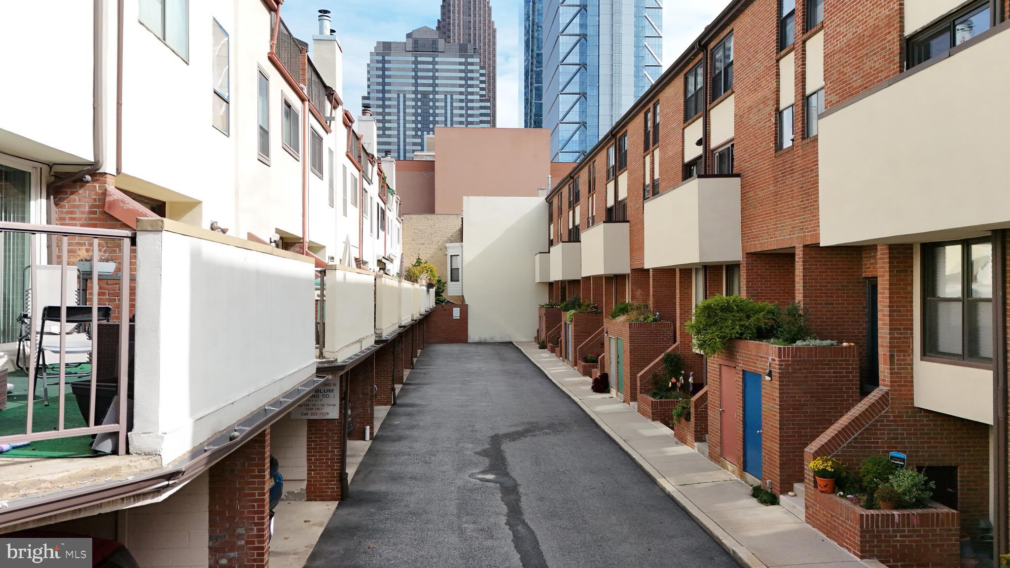 2033 Arch Street, Unit DR5L Philadelphia, PA 19103 - Photo 3 of 5