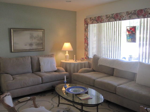 461 Northeast Spanish Court Boca Raton, FL 33432 - Photo 10 of 13 Living room
