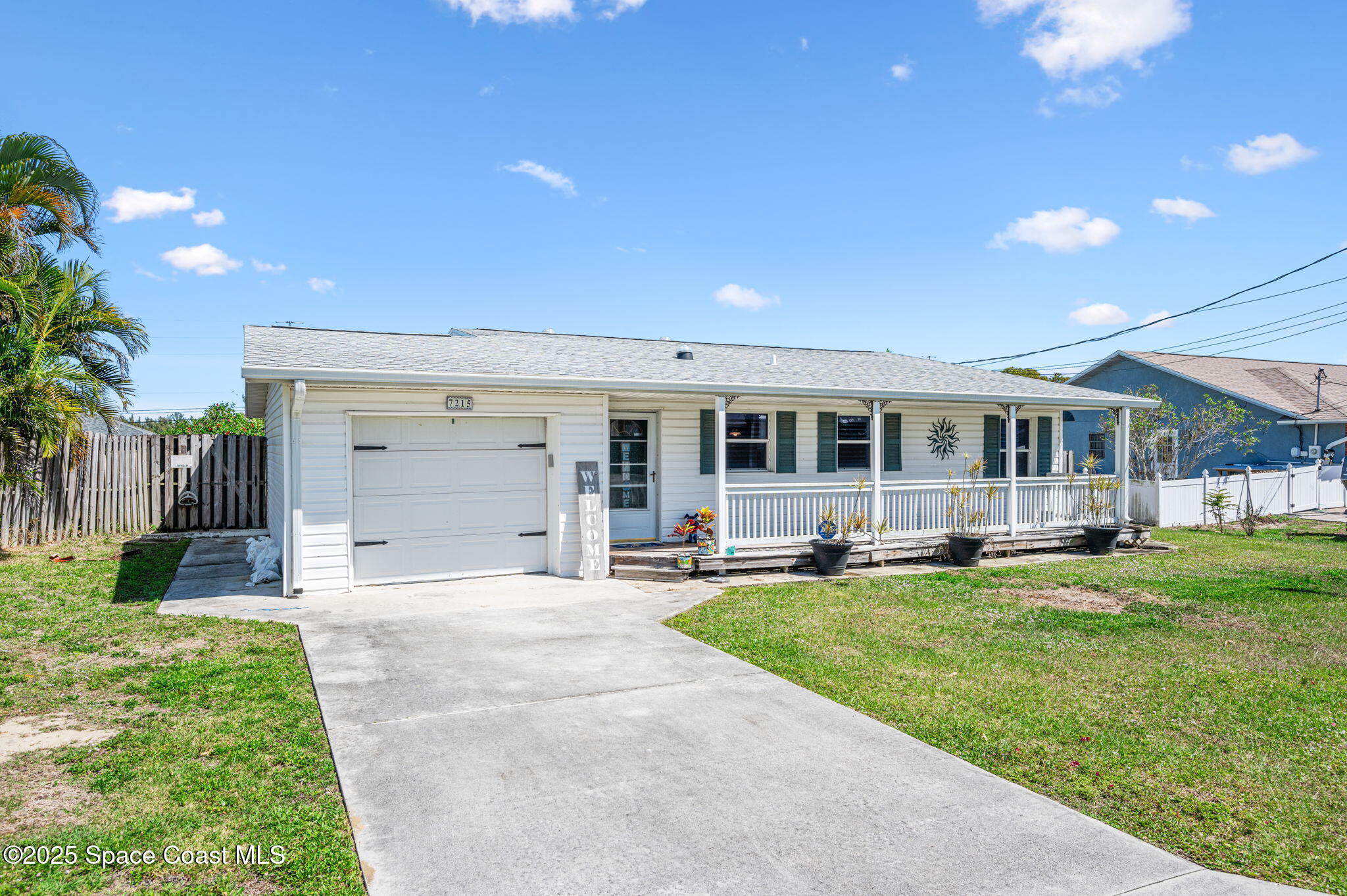 7215 Blue Shore Road Grant, FL 32949 - Photo 3 of 30 31-web-or-mls-DSC_7322
