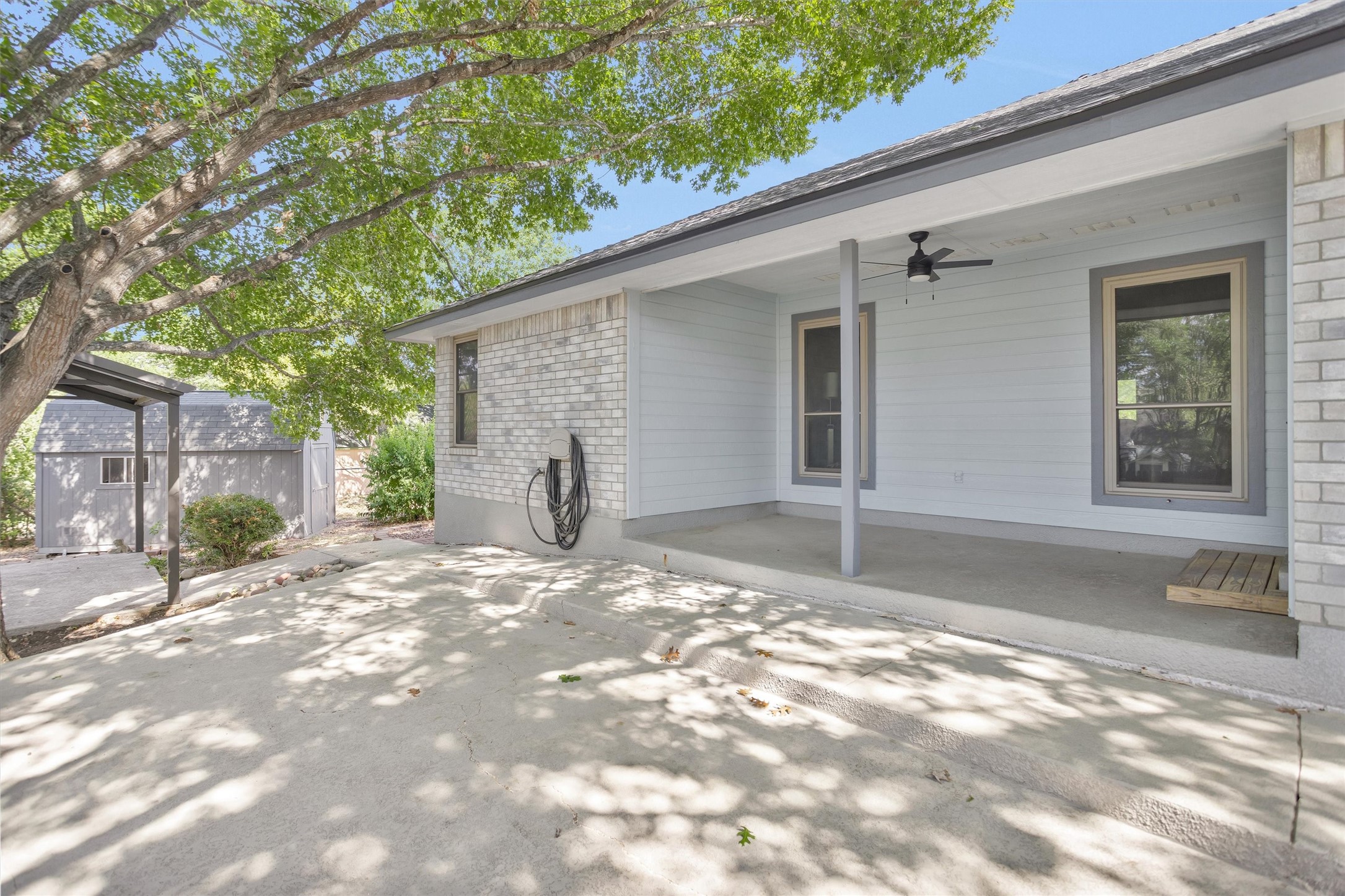 1906 Round Table New Braunfels, TX 78130 - Photo 31 of 46 a view of a backyard of a house