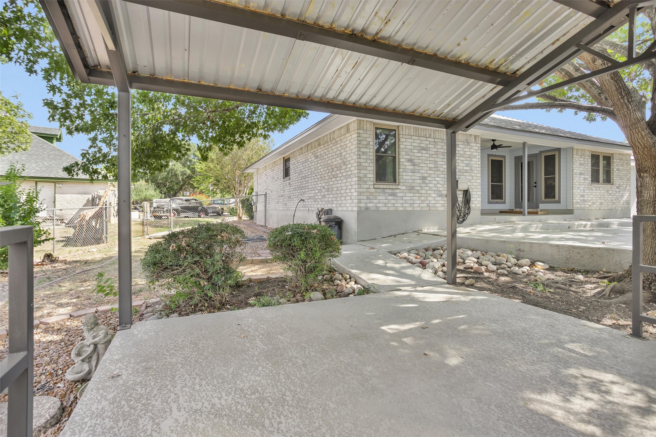 1906 Round Table New Braunfels, TX 78130 - Photo 36 of 46 a view of a house with a tree in the background