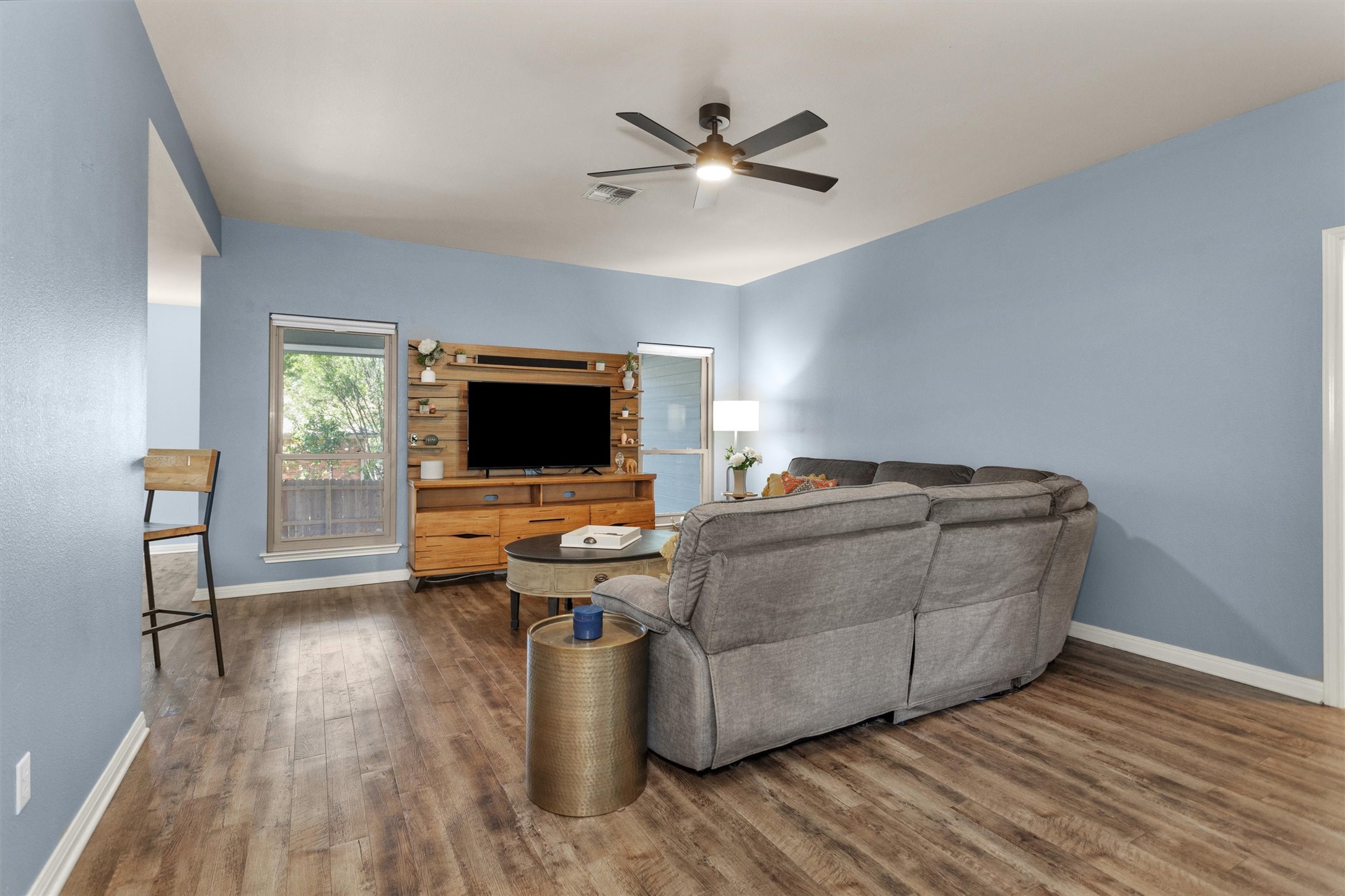 1906 Round Table New Braunfels, TX 78130 - Photo 5 of 46 a living room with furniture and a flat screen tv