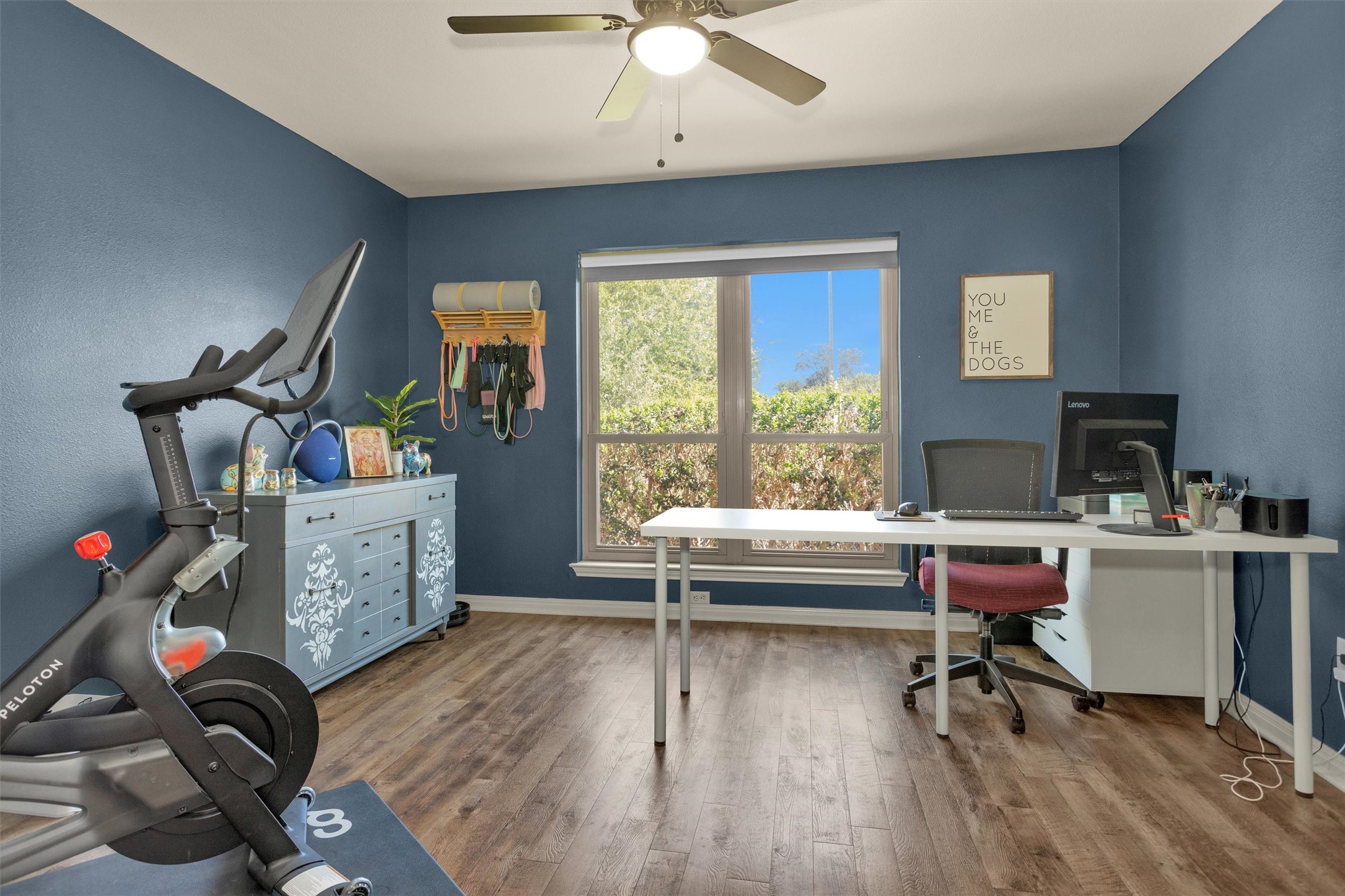 1906 Round Table New Braunfels, TX 78130 - Photo 8 of 46 a living room with furniture and a wooden floor