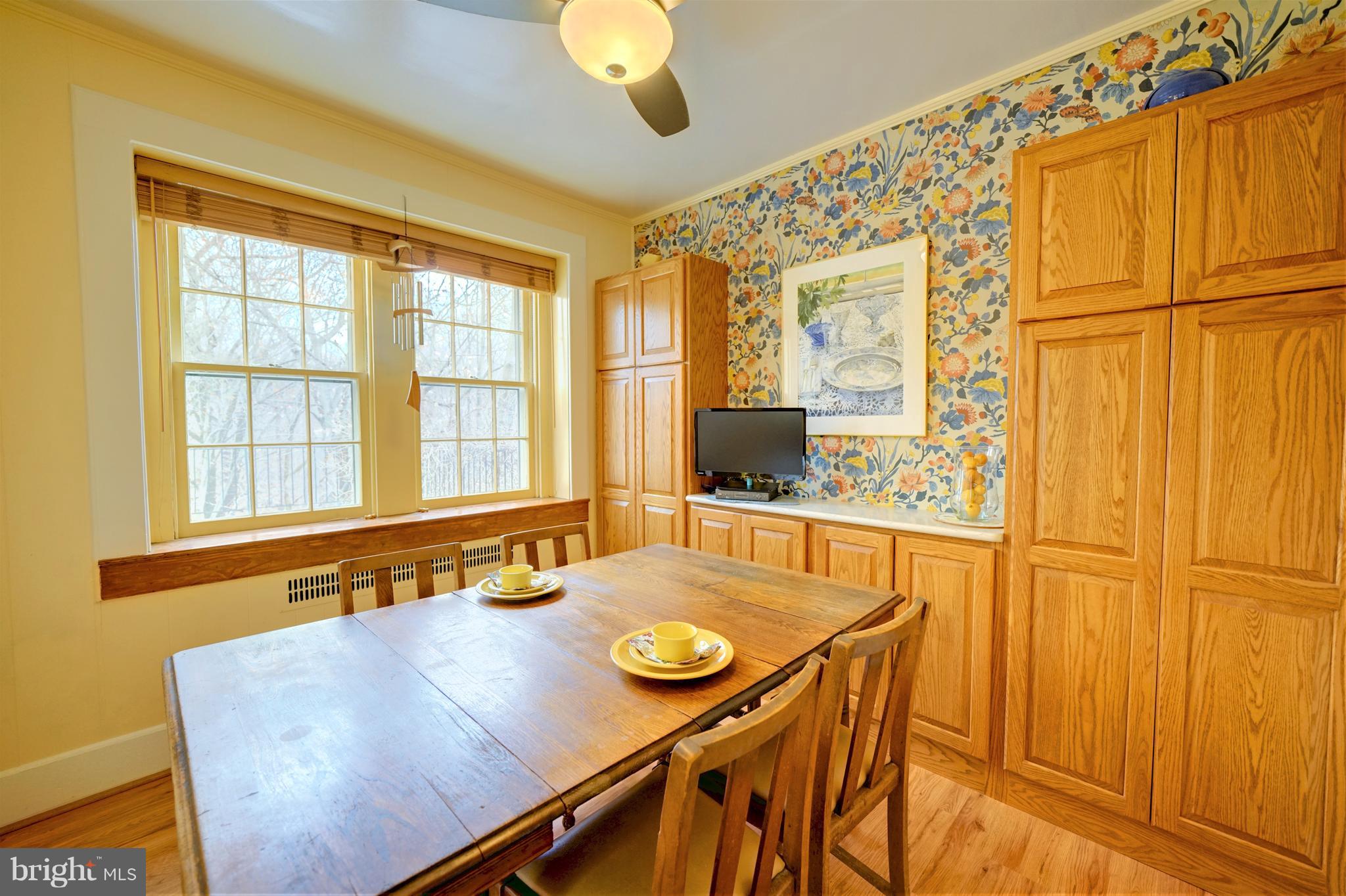 309 Gun Road Baltimore, MD 21227 - Photo 26 of 99 Built In Cabinetry in Breakfast Room