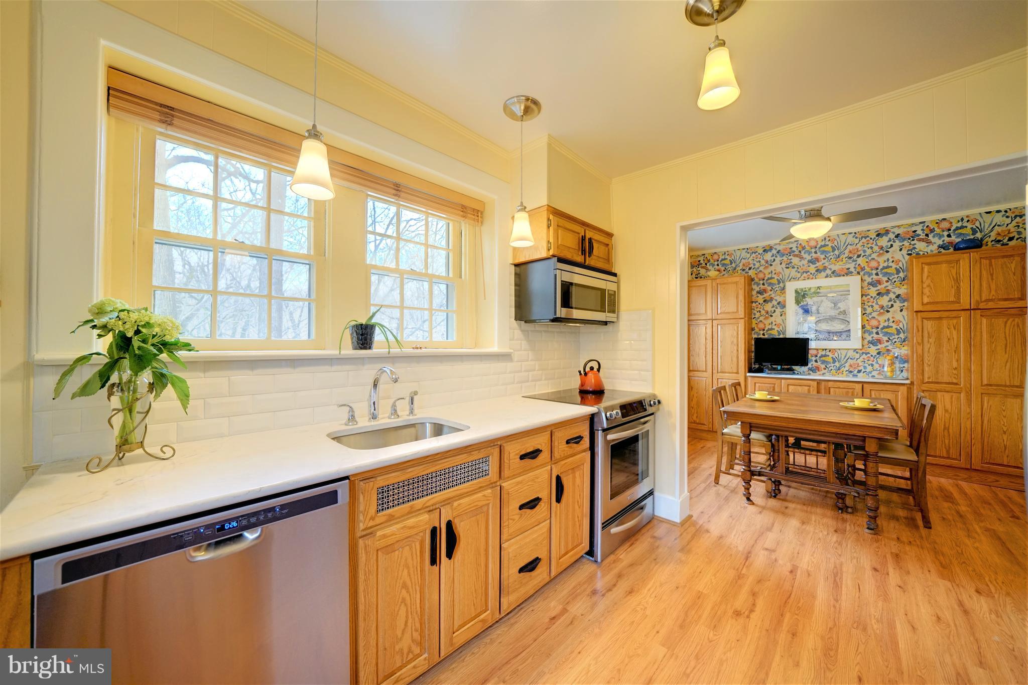 309 Gun Road Baltimore, MD 21227 - Photo 6 of 99 Fully Updated Kitchen w Quartz Countertops