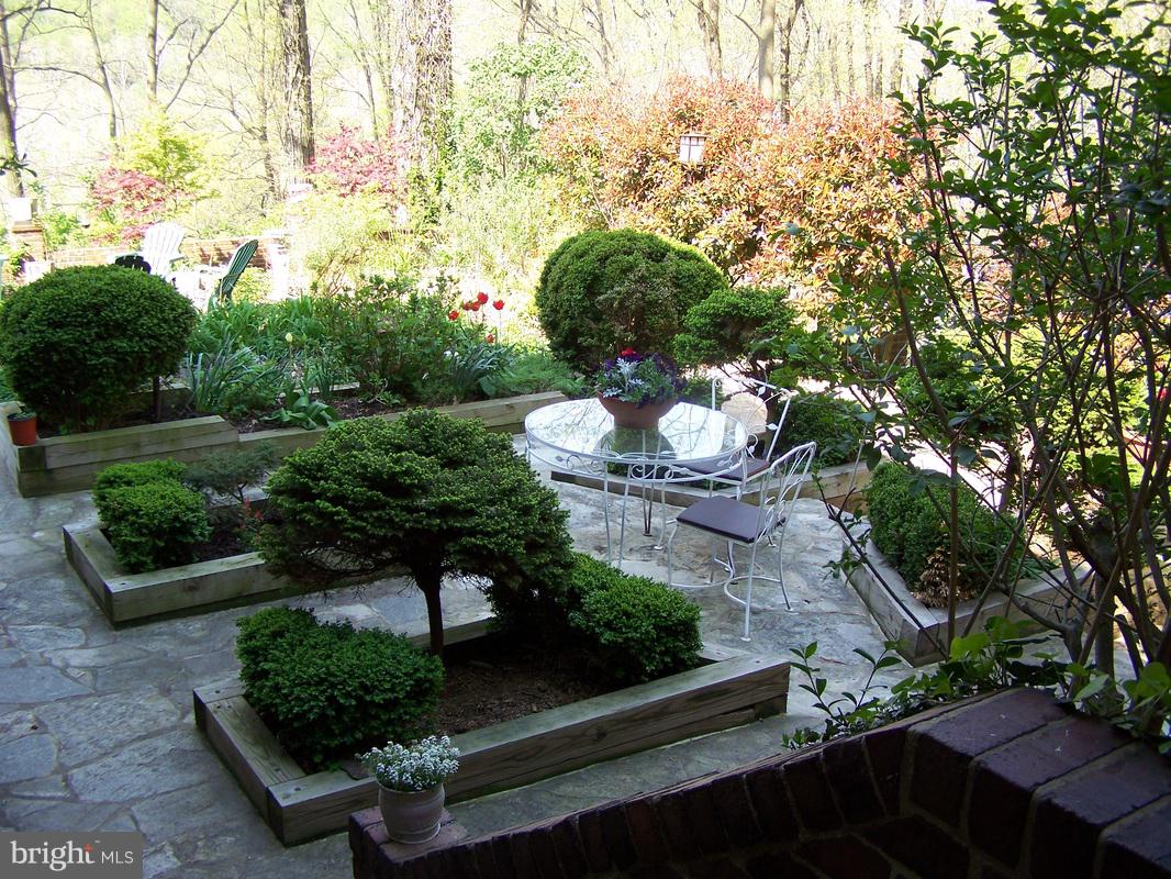 309 Gun Road Baltimore, MD 21227 - Photo 69 of 99 Guest House Gardens