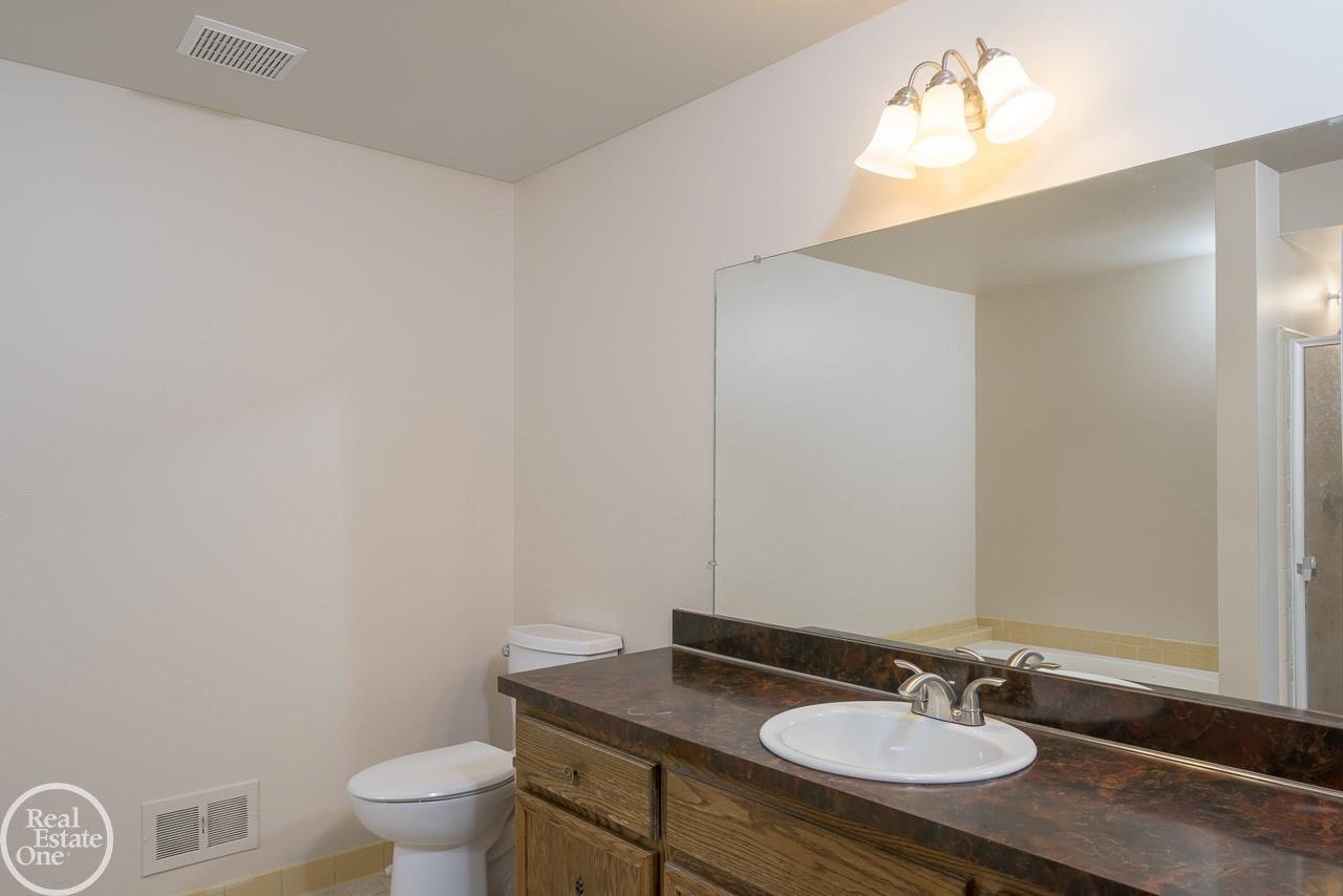 815 Mayfair Court Rochester Hills, MI 48309 - Photo 21 of 26