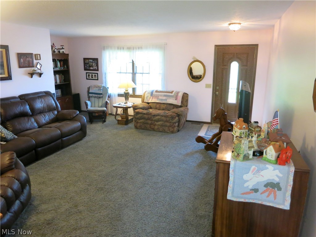 9105 North Marks Road Strongsville, OH 44149 - Photo 2 of 23 Lovely large living room