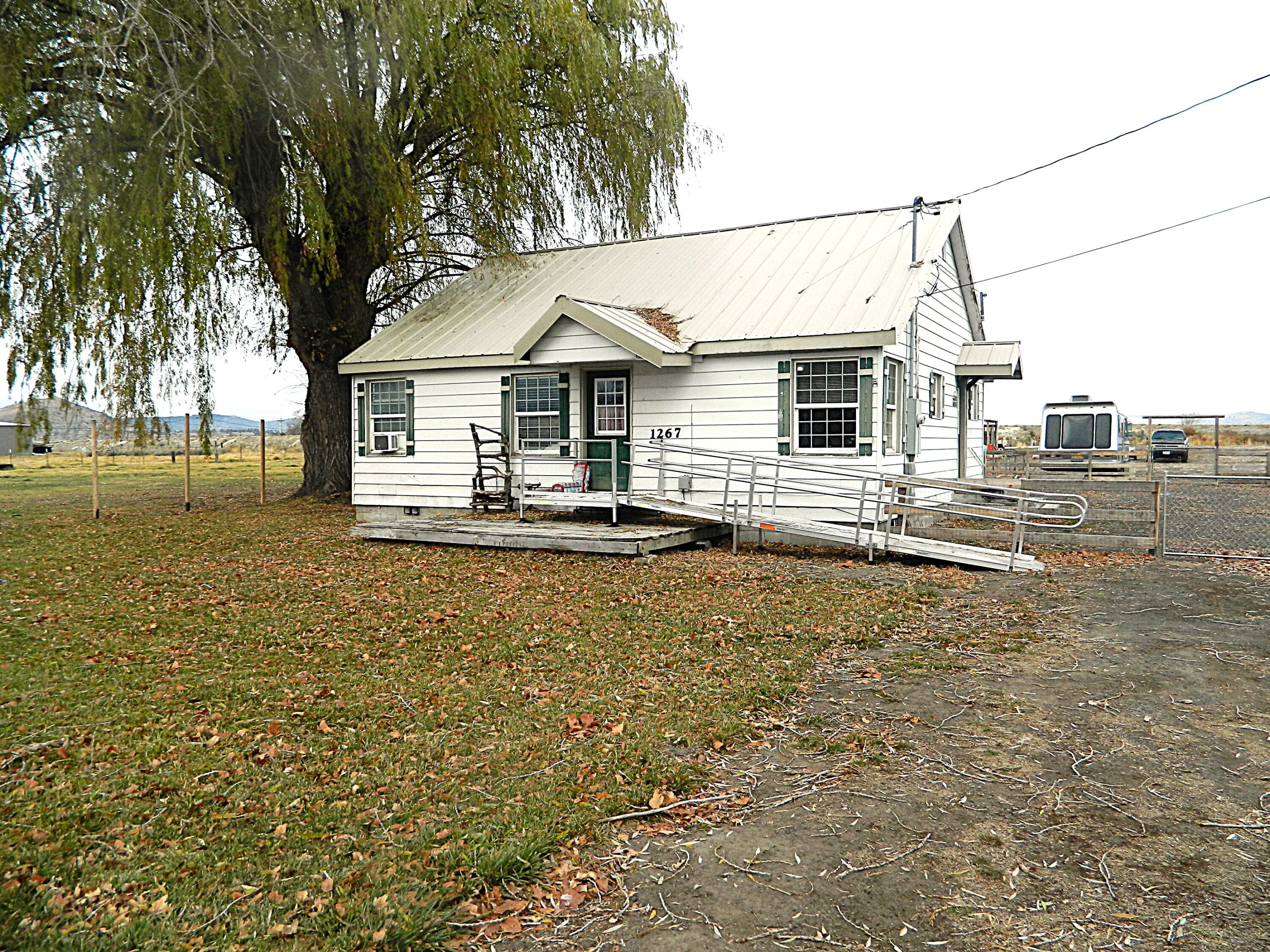 1267 Joe Wright Road Klamath Falls, OR 97603 - Photo 1 of 21 DSCN2524