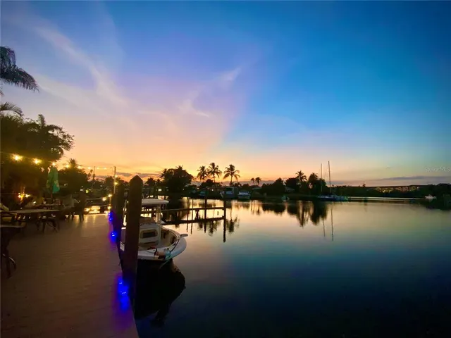 $135,000 | 7150 North Tamiami Trail, Unit S521, Sarasota, FL 34243