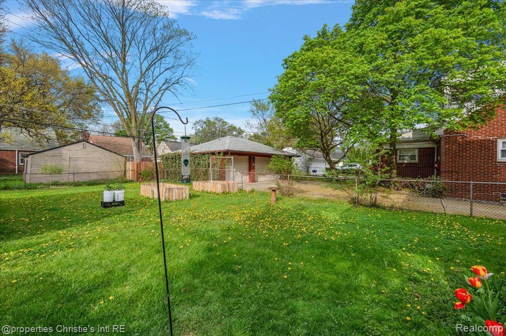 2180 Vernier Road Grosse Pointe, MI 48236 - Photo 18 of 24