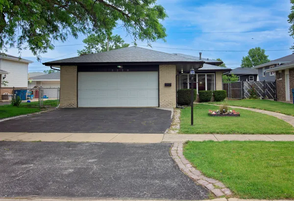$334,900 | 5220 138th Street, Crestwood, IL 60418