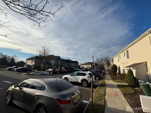 $2,700 | 116 Chariot Court, Piscataway, NJ 08854