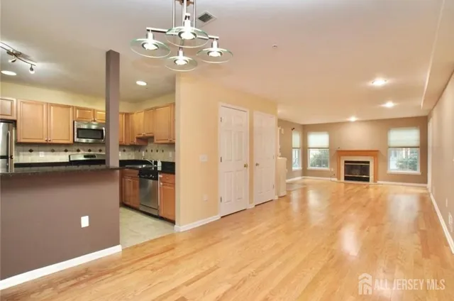 $2,700 | 116 Chariot Court, Piscataway, NJ 08854