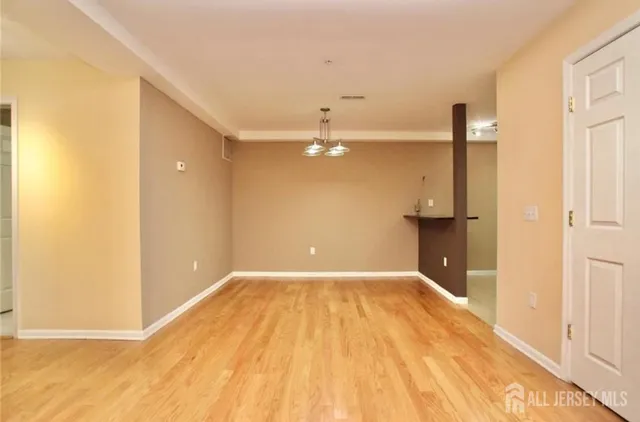 $2,700 | 116 Chariot Court, Piscataway, NJ 08854