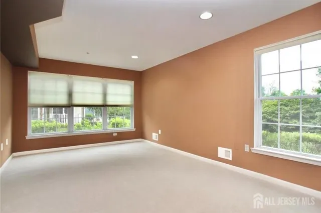 $2,700 | 116 Chariot Court, Piscataway, NJ 08854