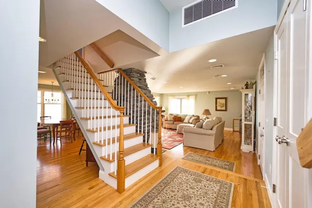 $3,300 | 73 Bayside Avenue, Portsmouth, RI 02871