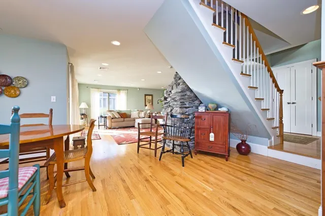 $3,300 | 73 Bayside Avenue, Portsmouth, RI 02871