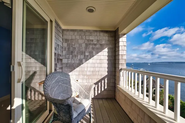 $3,300 | 73 Bayside Avenue, Portsmouth, RI 02871