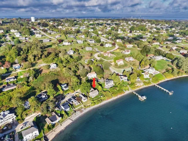 $3,300 | 73 Bayside Avenue, Portsmouth, RI 02871