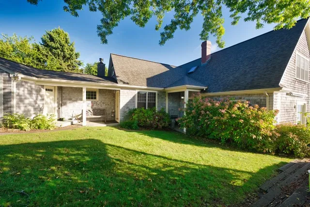 $3,300 | 73 Bayside Avenue, Portsmouth, RI 02871