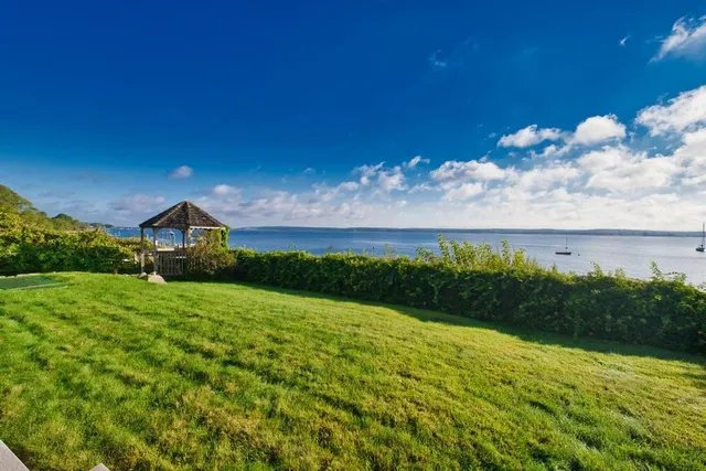 $3,300 | 73 Bayside Avenue, Portsmouth, RI 02871