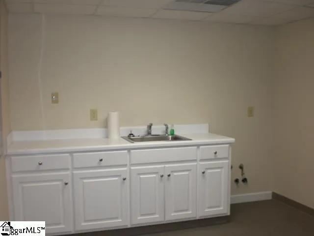 $2,880 | 4010 East North Street, Greenville, SC 29615