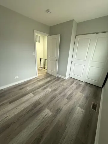 $2,400 | 1311 Kingsbury Drive, Unit E, Hanover Park, IL 60133