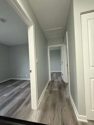 $2,400 | 1311 Kingsbury Drive, Unit E, Hanover Park, IL 60133