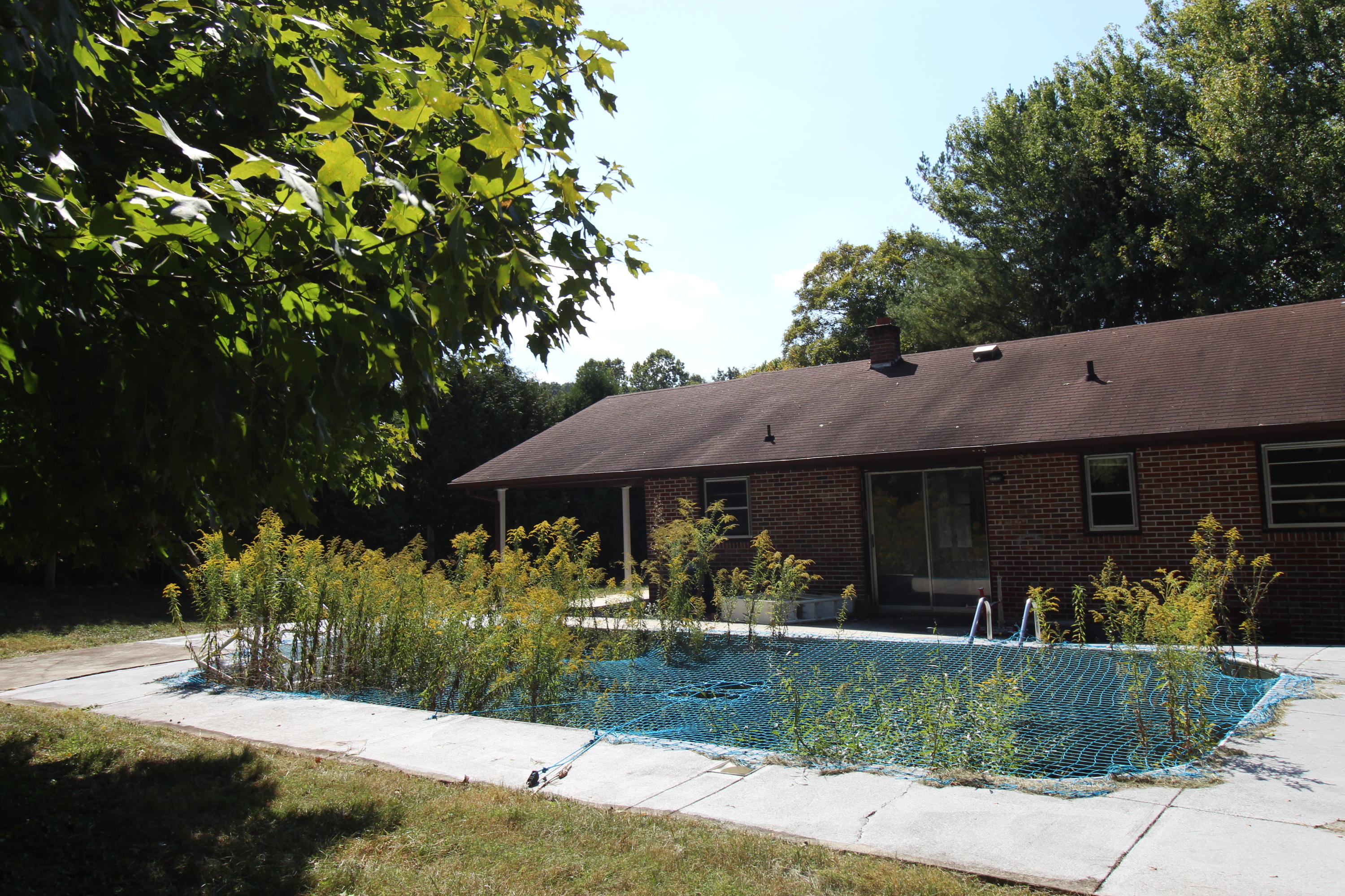 765 Stoney Battery Road Marion, VA 24354 - Photo 3 of 18 IMG_2910