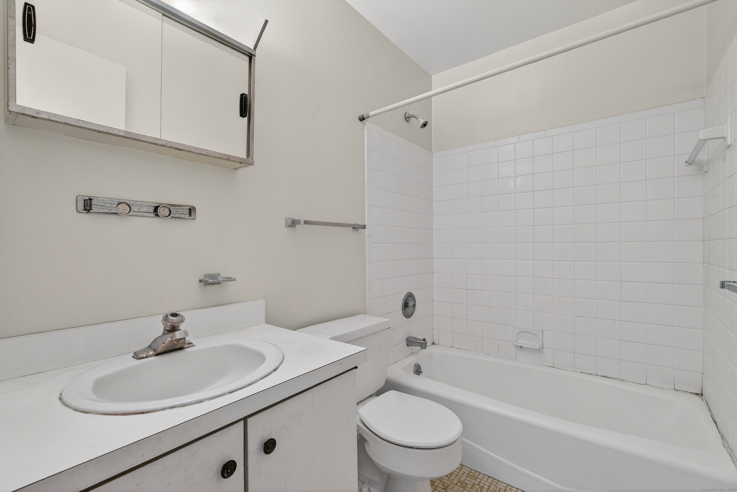 34 Crescent Street, Unit 2D Stamford, CT 06906 - Photo 19 of 37
