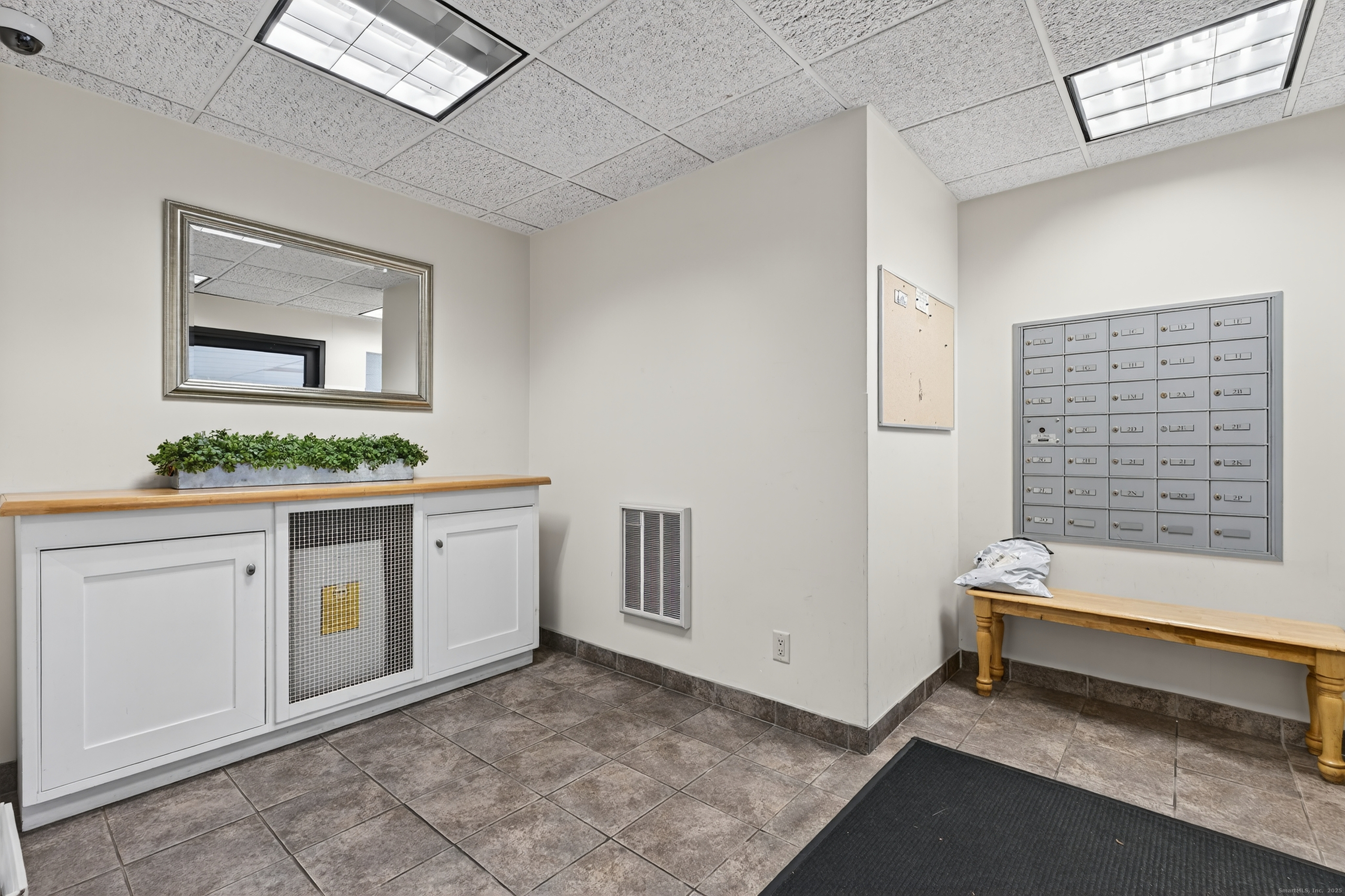 34 Crescent Street, Unit 2D Stamford, CT 06906 - Photo 2 of 37