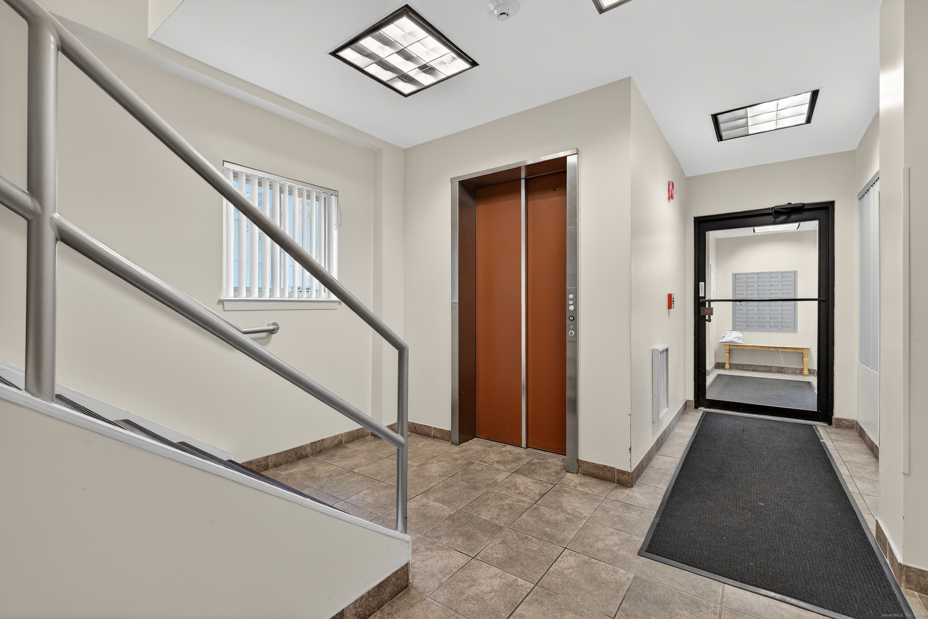 34 Crescent Street, Unit 2D Stamford, CT 06906 - Photo 30 of 37