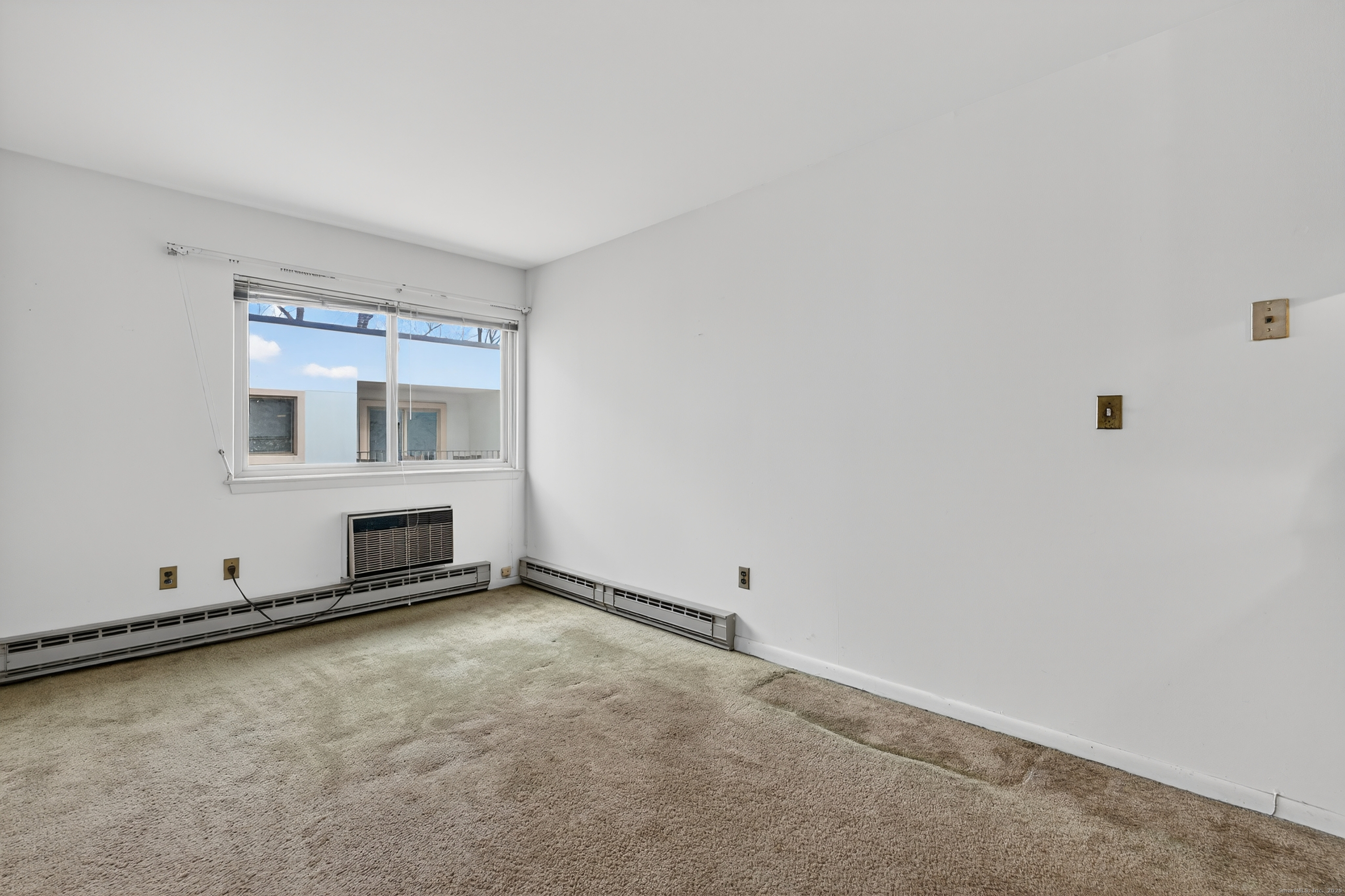 34 Crescent Street, Unit 2D Stamford, CT 06906 - Photo 7 of 37