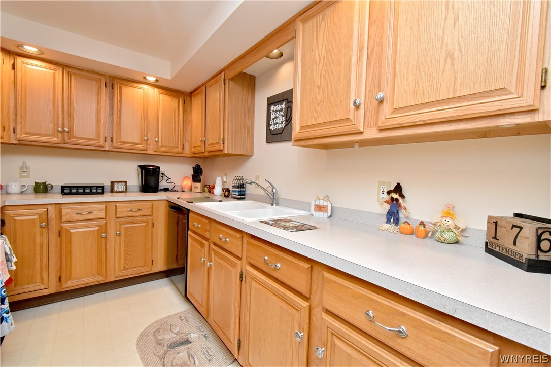 52 Olde Stone Lane Lancaster, NY 14086 - Photo 12 of 31