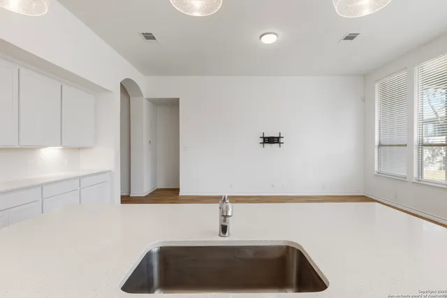 $2,700 | 1523 Balcones Fault, New Braunfels, TX 78132