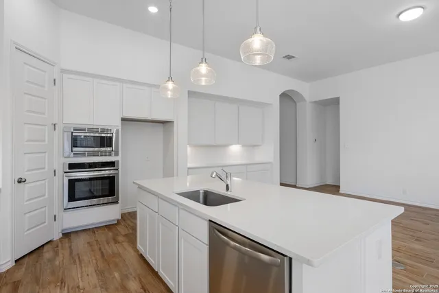 $2,700 | 1523 Balcones Fault, New Braunfels, TX 78132