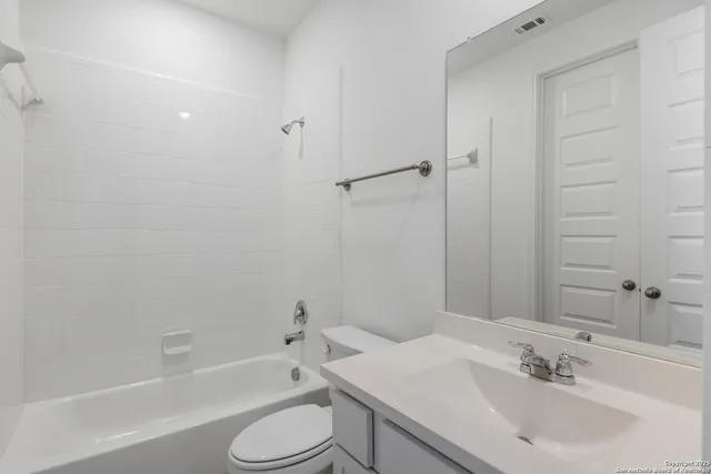 $2,700 | 1523 Balcones Fault, New Braunfels, TX 78132