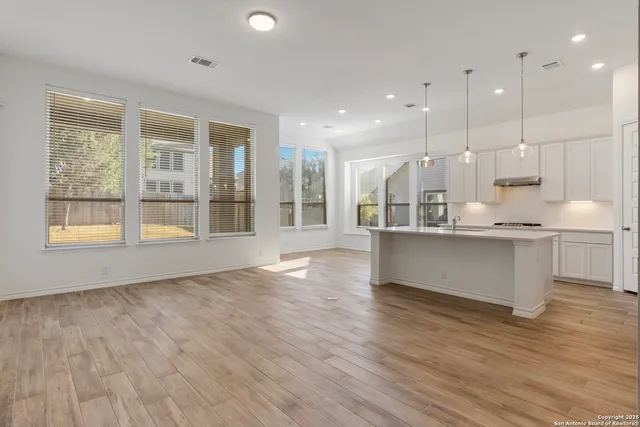 $2,700 | 1523 Balcones Fault, New Braunfels, TX 78132