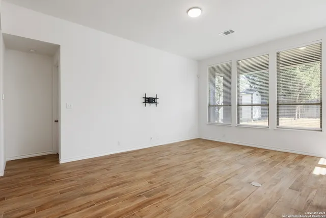 $2,700 | 1523 Balcones Fault, New Braunfels, TX 78132