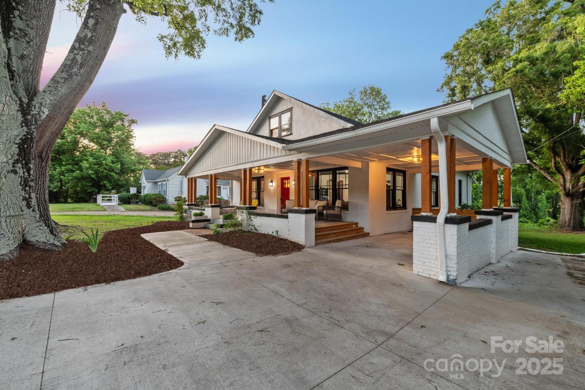 606 1st Street West Conover, NC 28613 - Photo 3 of 17