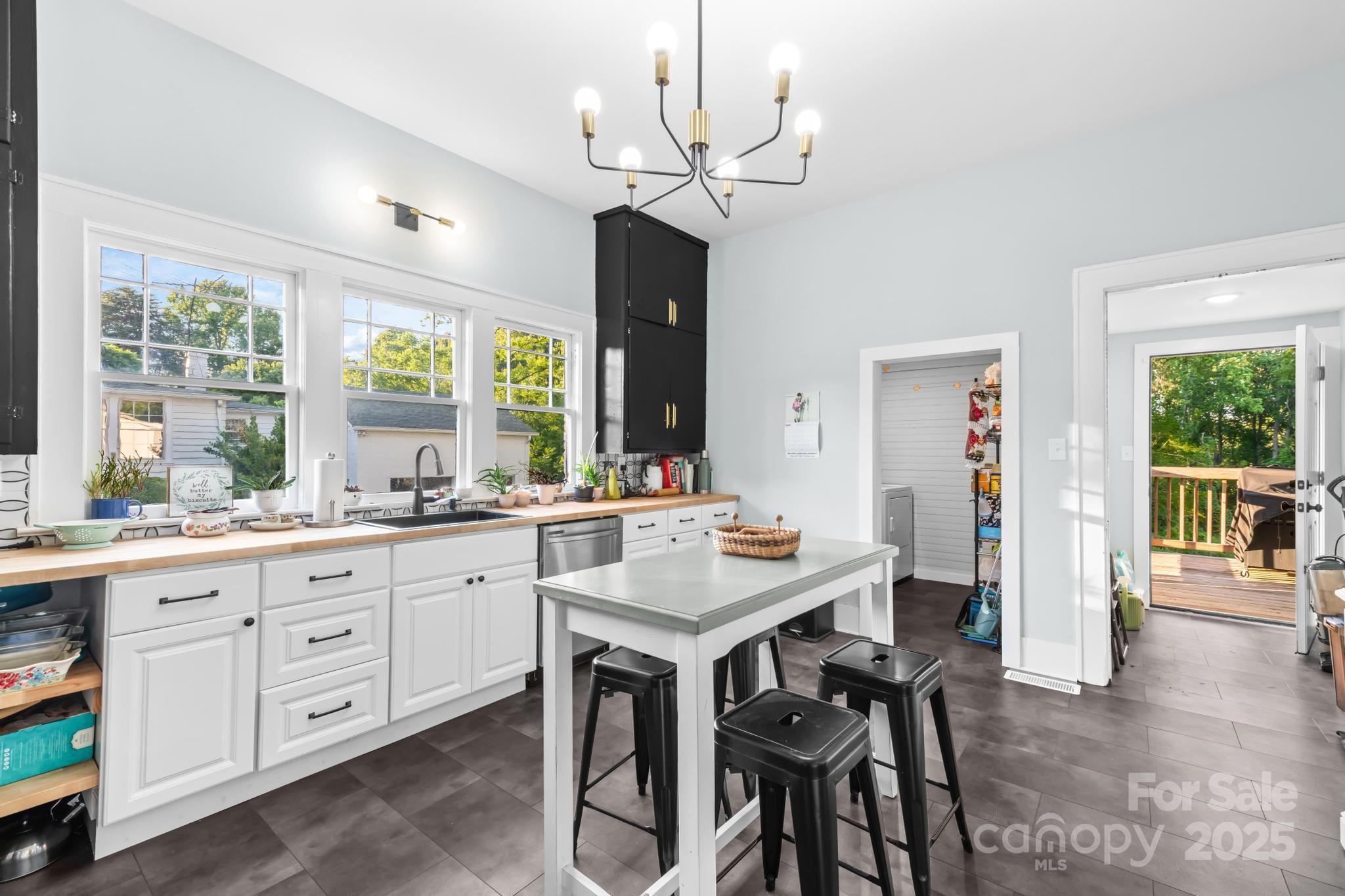 606 1st Street West Conover, NC 28613 - Photo 6 of 17