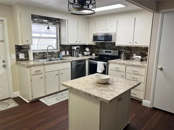 $145,000 | 136 Royal Palm Circle, Largo, FL 33770