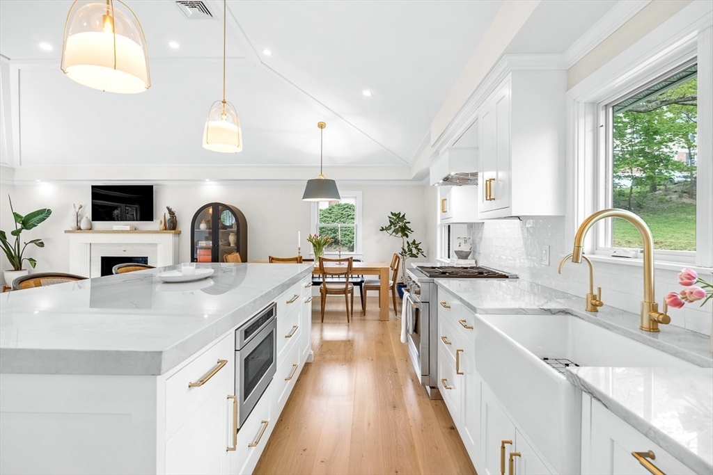 41 Sunset Road Winchester, MA 01890 - Photo 15 of 42