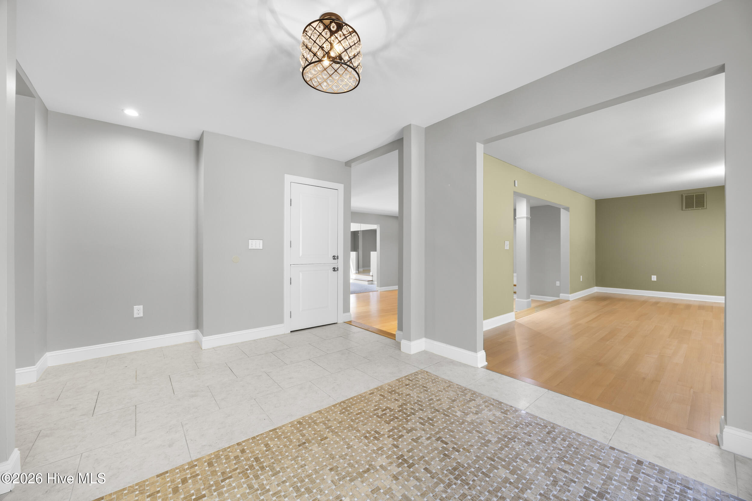 1011 Greenway Road Jacksonville, NC 28546 - Photo 6 of 52 Foyer 2