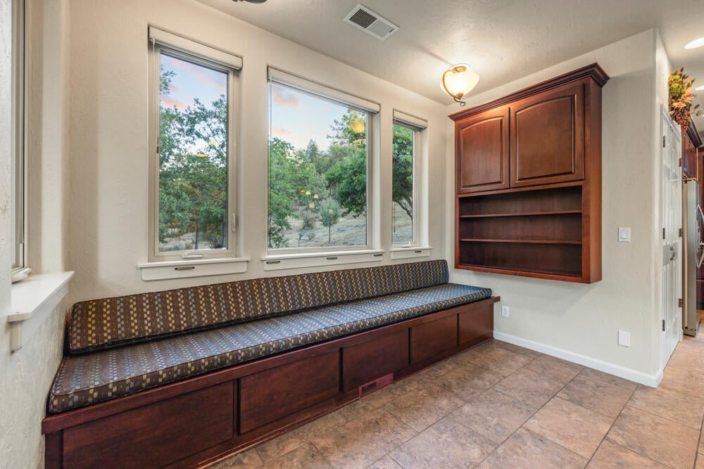 6734 Cooper's Hawk Road Klamath Falls, OR 97601 - Photo 17 of 80 6734CoopersHawkRd.-42